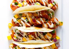 طريقة عمل تاكو الجمبرى بصوص المانجو الحار