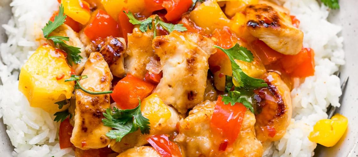 طريقة عمل دجاج مشوى بالاناناس وصوص الكاري