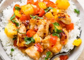 طريقة عمل دجاج مشوى بالاناناس وصوص الكاري