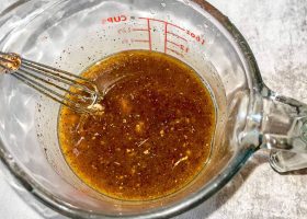 طريقة عمل صوص سلطة الفتوش