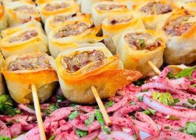 طريقة عمل رولات اللحم بخبز الصاج