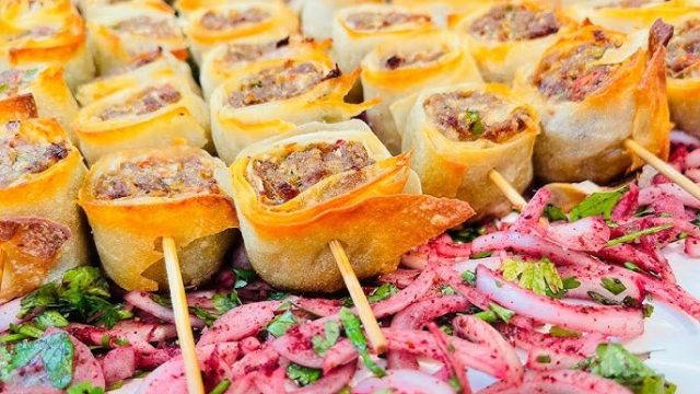 طريقة عمل رولات اللحم بخبز الصاج