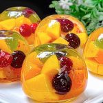 طريقة عمل اكواب الجيلاتين بالفواكه والزهور الطبيعية