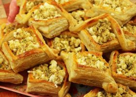 طريقة عمل معجنات بف باستري بالجبنة للفطور