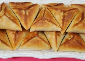 طريقة عمل معجنات السبانخ بالجوز