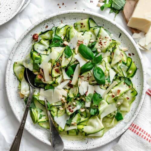 طريقة عمل سلطة الكوسة النيئة بالليمون والبارميزان