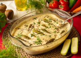 طريقة عمل كوسة محشية بالكستناء وصوص الطحينة بالقرفة