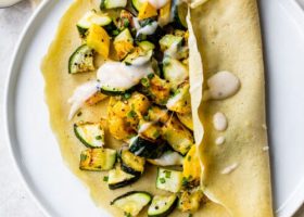 طريقة عمل كريب الحمص المحشو بخضار مشوي