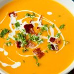طريقة عمل شوربة البطاطا المشوية مع حليب جوز الهند والكاري