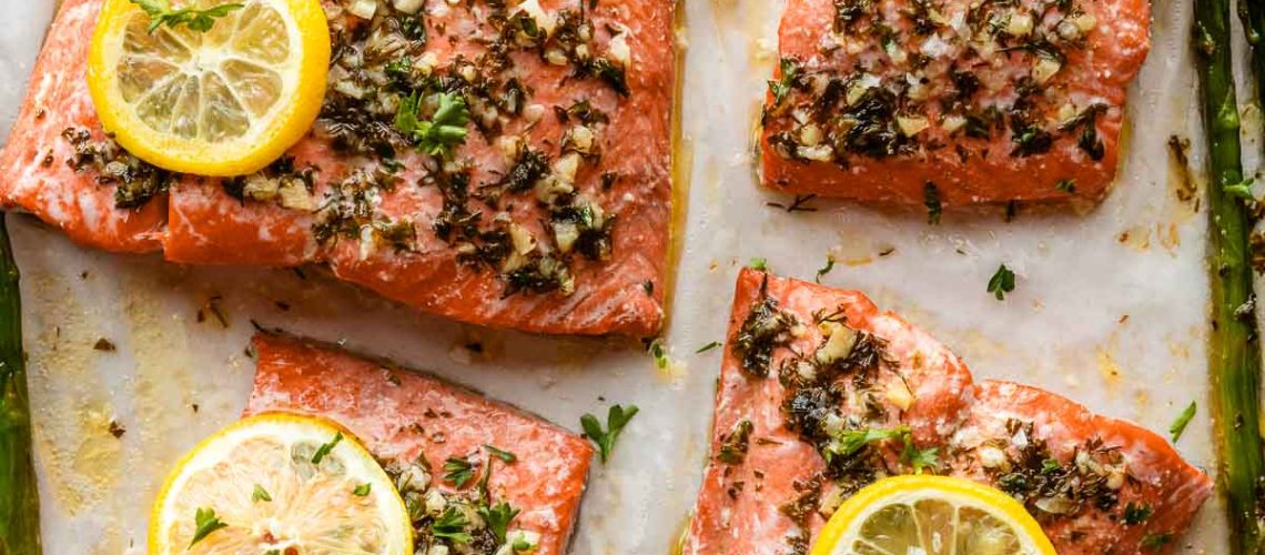 طريقة عمل سلمون مشوي بالليمون و الصويا صوص و الزنجبيل