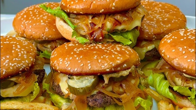 طريقة عمل برجر كبدة اسكندرانى بالجبنة الموتزاريلا وصوص الطحينة الحارة