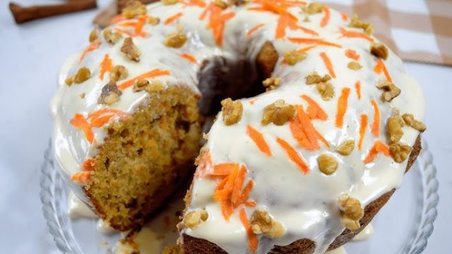 طريقة عمل كيك الجزر بالبرتقال مع صوص الكراميل المملح