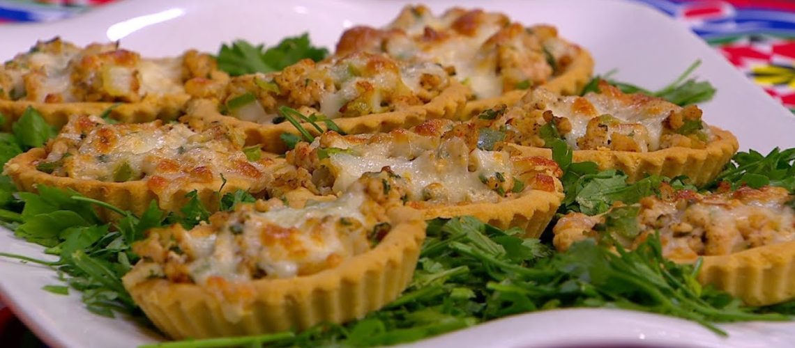 طريقة عمل تارت مالح بالسبانخ والريكوتا وصوص البيستو