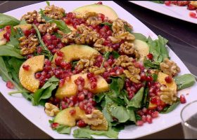 طريقة عمل سلطة جرجير بالتفاح الاخضر والجوز وصوص العسل والخل البلسمى