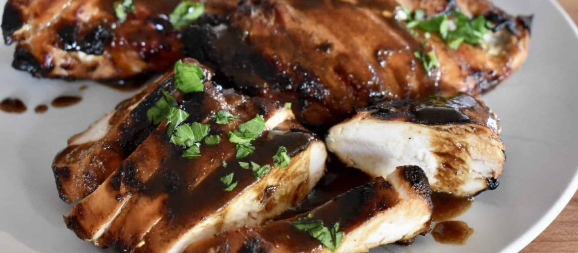 طريقة عمل دجاج بصوص الكاكاو والخل البلسمى