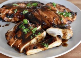 طريقة عمل دجاج بصوص الكاكاو والخل البلسمى