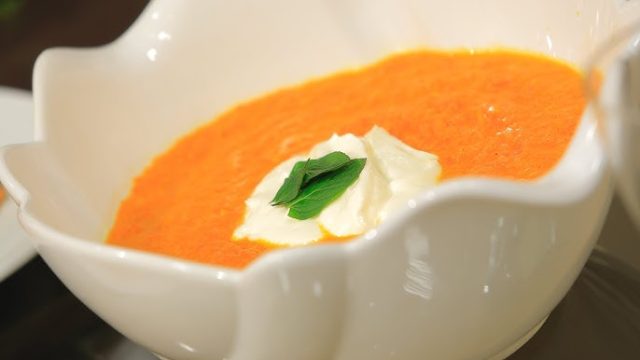 طريقة عمل شوربة الجزر والكركم مع لمسة جوز الهند