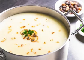 طريقة عمل شوربة السحاب الرمادى بالكريمة المدخنة