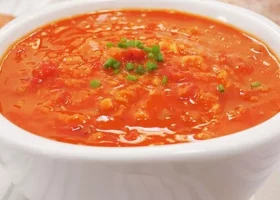 طريقة عمل فتة العدس الأحمر بالثوم المحمر وبصل الكريسبى