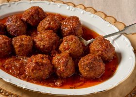 طريقة عمل طاجن كفتة الفراخ مع صوص الطماطم المدخن