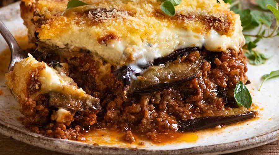 طريقة عمل المسقعة المشوية باللحمة المفرومة