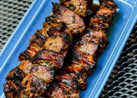 طريقة عمل كباب اللحم بالكاكاو والتوابل الدافئة