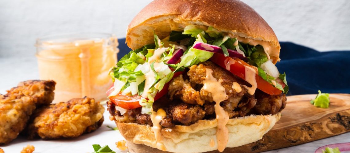 طريقة عمل برجر الغيوم بالعسل الأبيض ومسحوق الزعفران