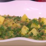 طريقة عمل شوربة البطاطا بالكاري وجوز الهند الدافئة