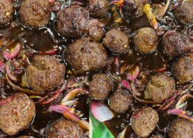 طريقة عمل طاجن كفتة الحمص بصوص الرمان