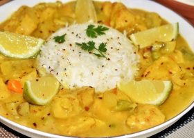 طريقة عمل رز بالكارى والكريمة والدجاج المشوى