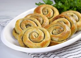 طريقة عمل فطائر حلوة بالقرفة