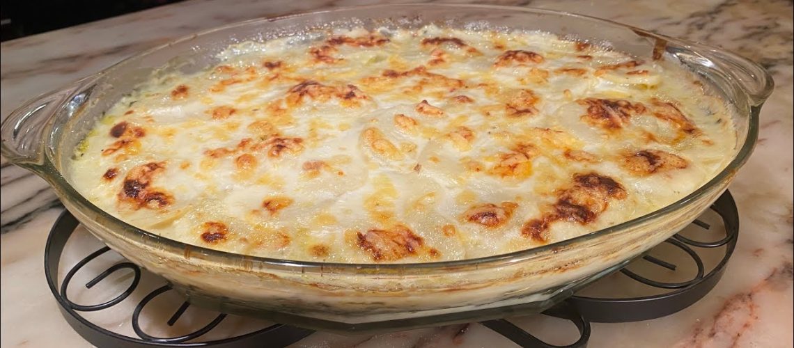 طريقة عمل صينية بطاطس فريسكاسى بالكريمة والجبنة الشيدر