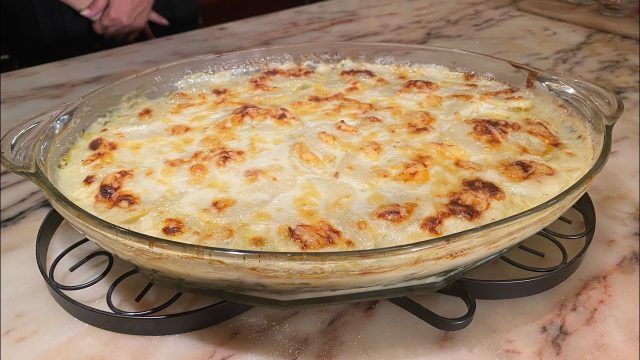 طريقة عمل صينية بطاطس فريسكاسى بالكريمة والجبنة الشيدر