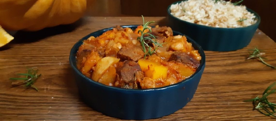 طريقة عمل طاجن الحمص باللحمة والبهارات الشرقية