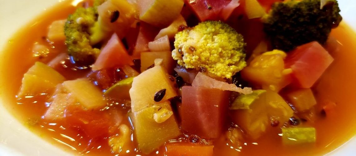 طريقة عمل شوربة البنجر والكاجو بنكهة البرتقال الدافئ