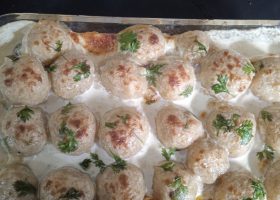 طريقة عمل كرات الدجاج بصوص المستردة والعسل