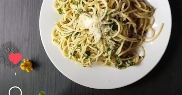 طريقة عمل مكرونة بالزبدة والمرمية