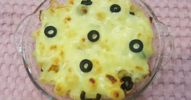 طريقة عمل طاجن مكرونة بالجبنة المعتقة وصوص الخردل