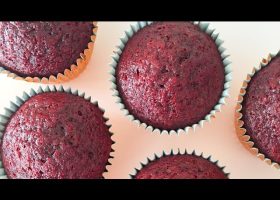 طريقة عمل كب كيك التوت الأحمر