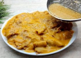 طريقة عمل فتة عدس اصفر بصوص الثوم والخل