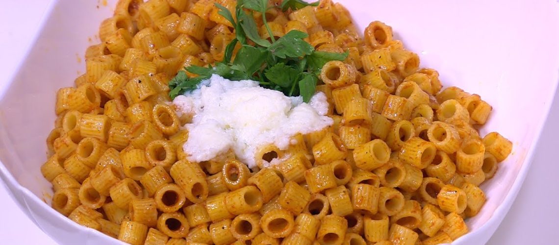 طريقة عمل مكرونة قشطة بالثوم المعمر و قشر اليوسفى