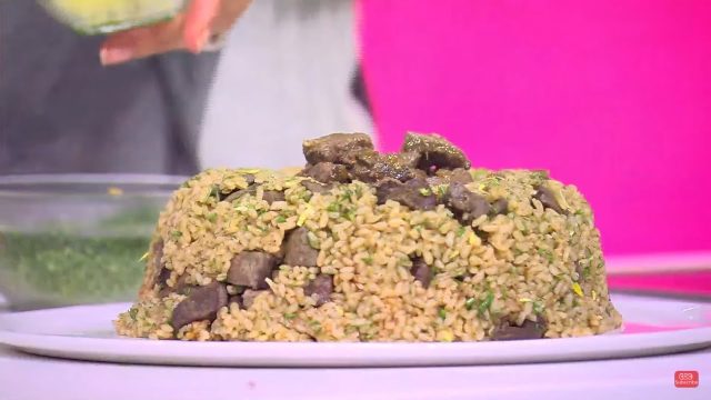 طريقة عمل طاجن رز بالبسلة و الكبدة المتبلة