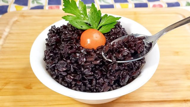 طريقة عمل أرز بالشاي الأسود والتوابل الدافئة