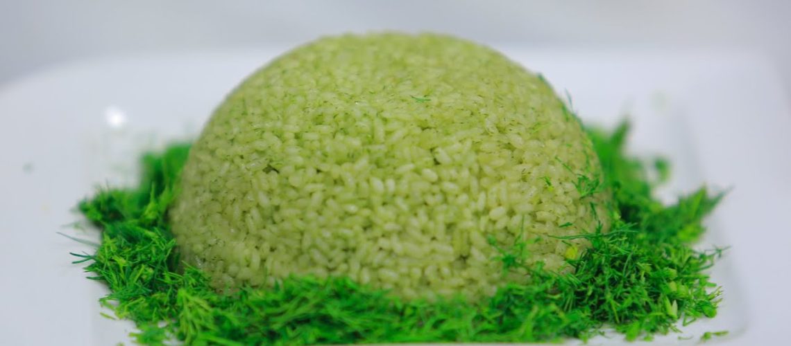 طريقة عمل ارز اخضر بالكزبره والليمون مع كرات الدجاج المحمرة