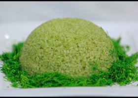 طريقة عمل ارز اخضر بالكزبره والليمون مع كرات الدجاج المحمرة