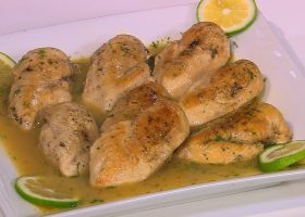 طريقة عمل صدور دجاج مشوية مع صوص الليمون