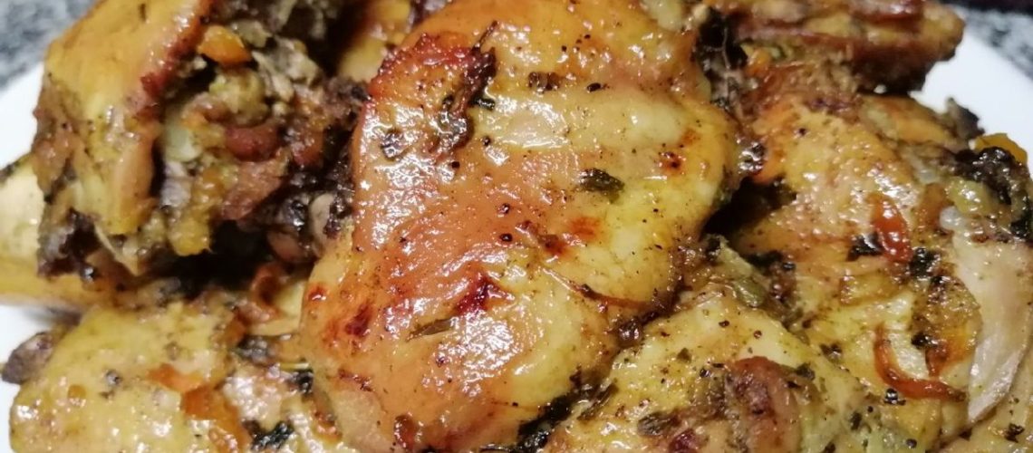 طريقة عمل طاجن الفراخ بالتمر والعسل الأسود