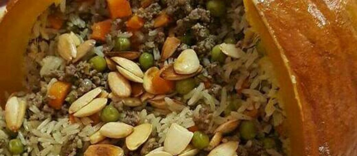 طريقة عمل أرز شتوى بالقرع العسلى والمكسرات