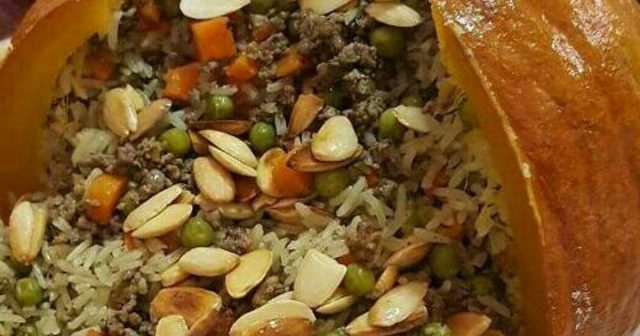 طريقة عمل أرز شتوى بالقرع العسلى والمكسرات