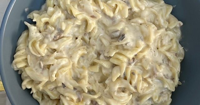طريقة عمل مكرونة بالصلصة البيضاء والبهارات الشرقية